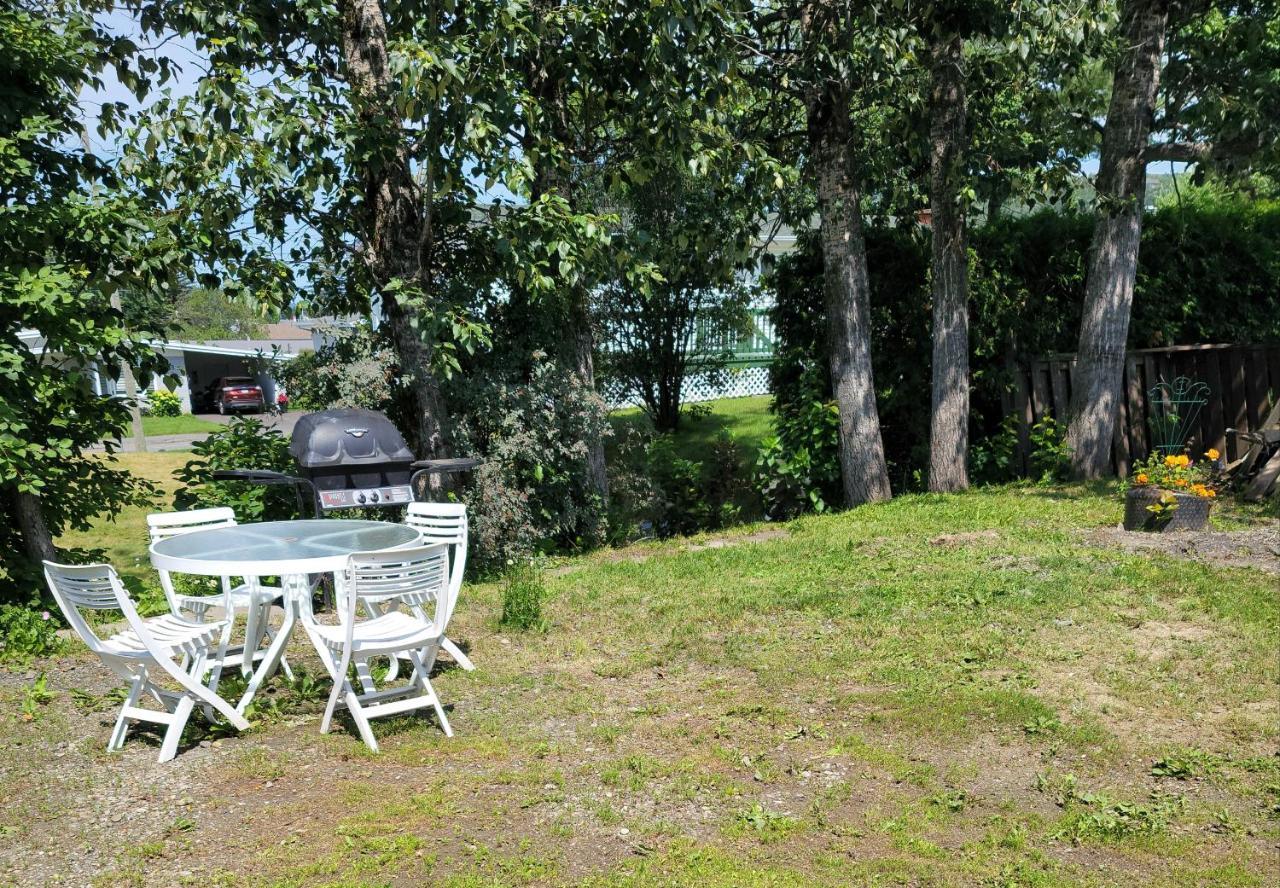 Quiet Cozy Apartment Next To Highway Wifi+Netflix 에드먼스턴 외부 사진